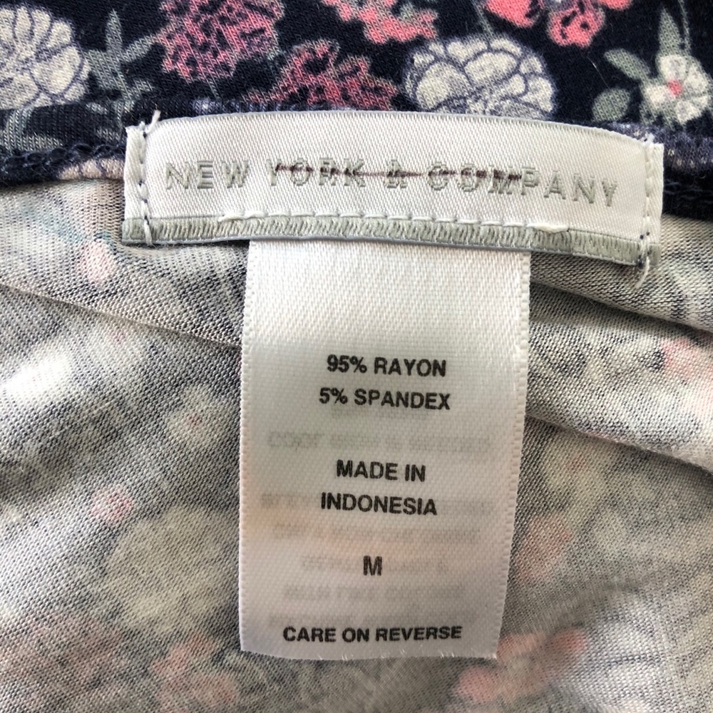 NWOT New York & Company Bell Sleeve Jersey Dress - Picture 5 of 5
